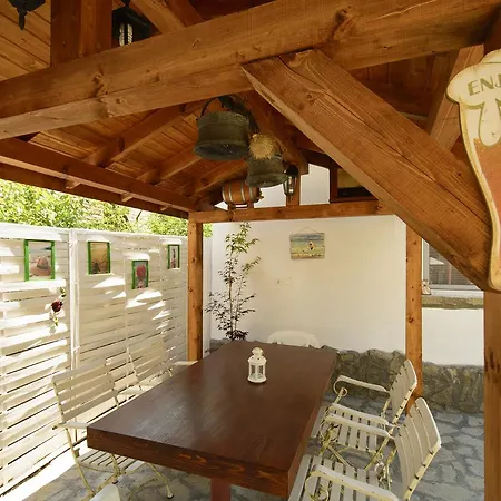 Yanevi Villa Lozenets